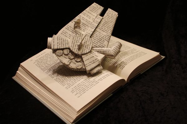 Les sculptures sur livres de l'artiste Jodi Harvey-Brown