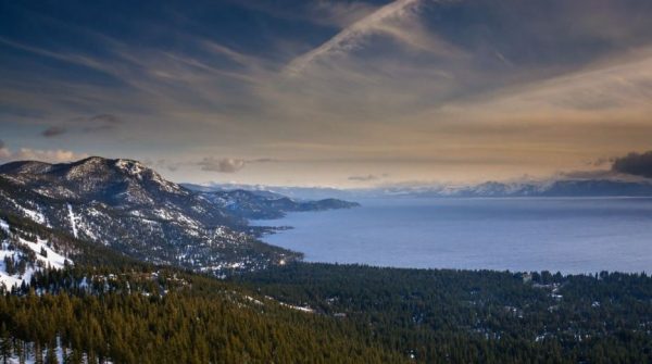 Time lapse du lac alpin d'Amérique du Nord : Tahoe 