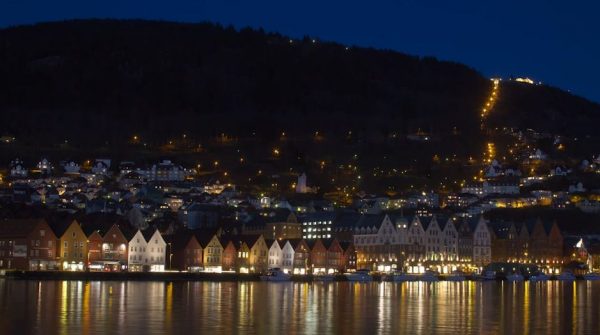 time-lapse-nocturne-bergen-norvege
