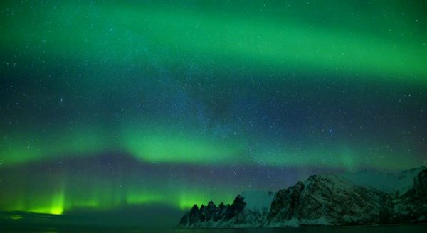 time-lapse-aurores-polaires-senja-norvege